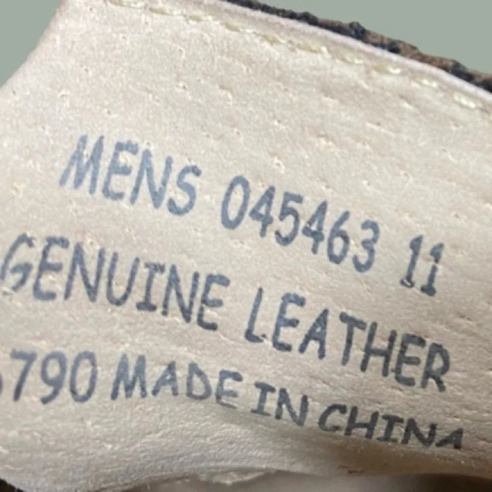 Asher Green-Men’s 11 chocolate brown genuine suede leather Oxford. Sharp! EUC